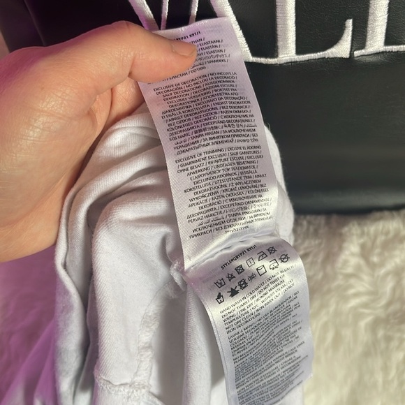 White Sleeveless Top with Red Rose Design - Picture 8 of 8